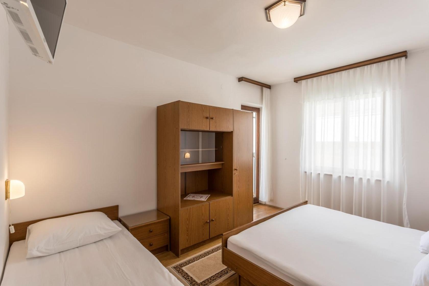 Apartments With A Parking Space Baska Voda, Makarska - 301 Bilik gambar