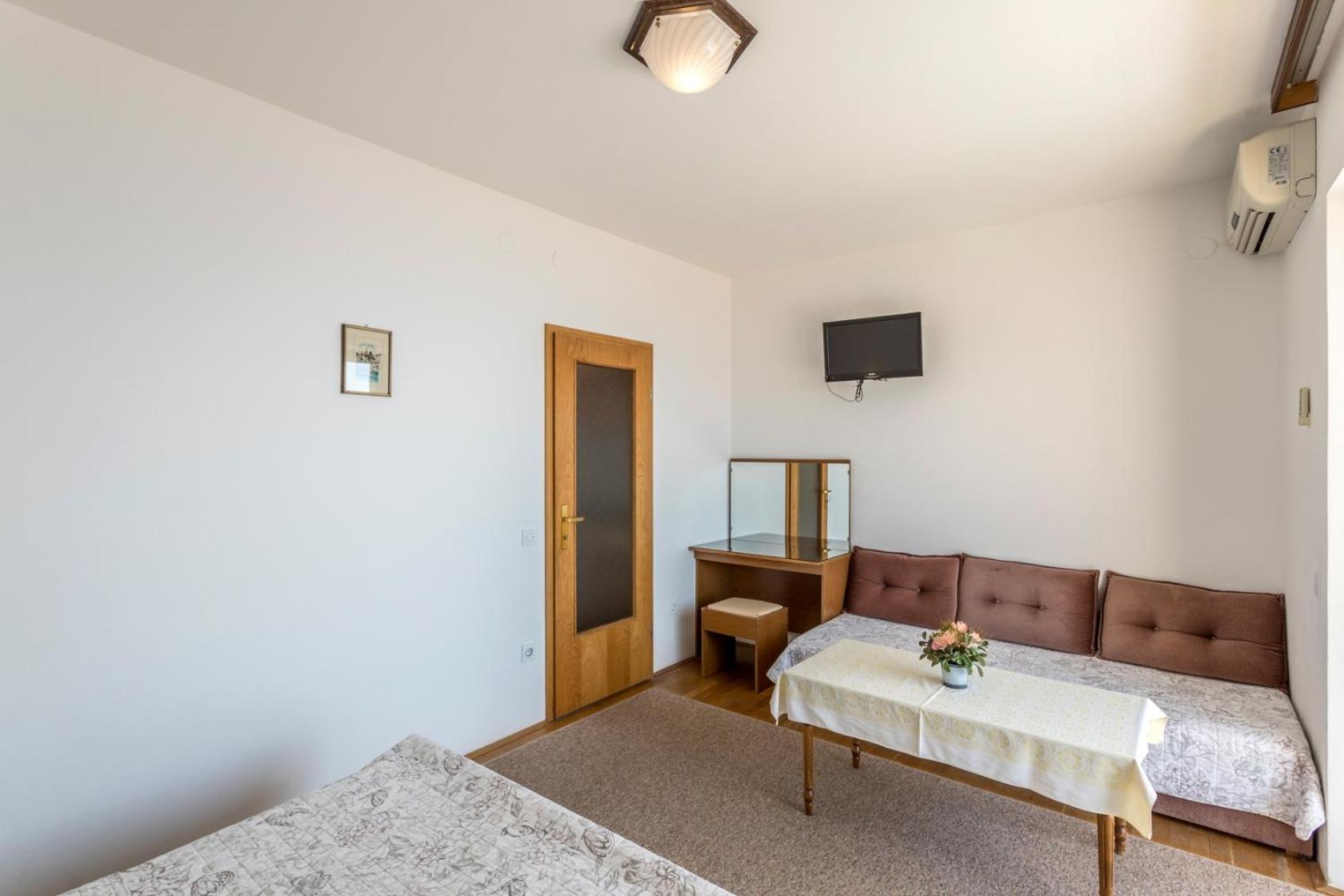 Apartments With A Parking Space Baska Voda, Makarska - 301 Bilik gambar