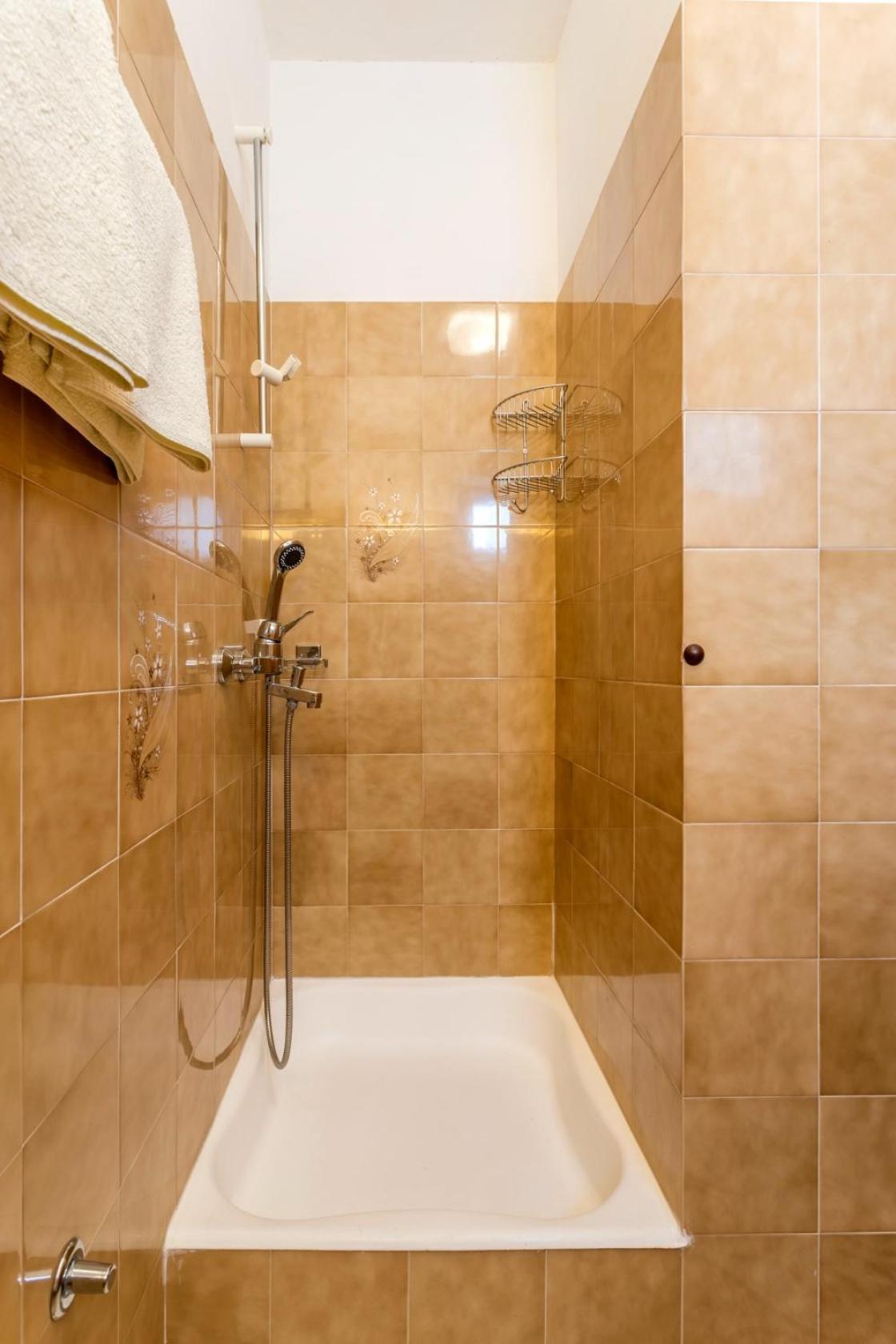 Apartments With A Parking Space Baska Voda, Makarska - 301 Bilik gambar