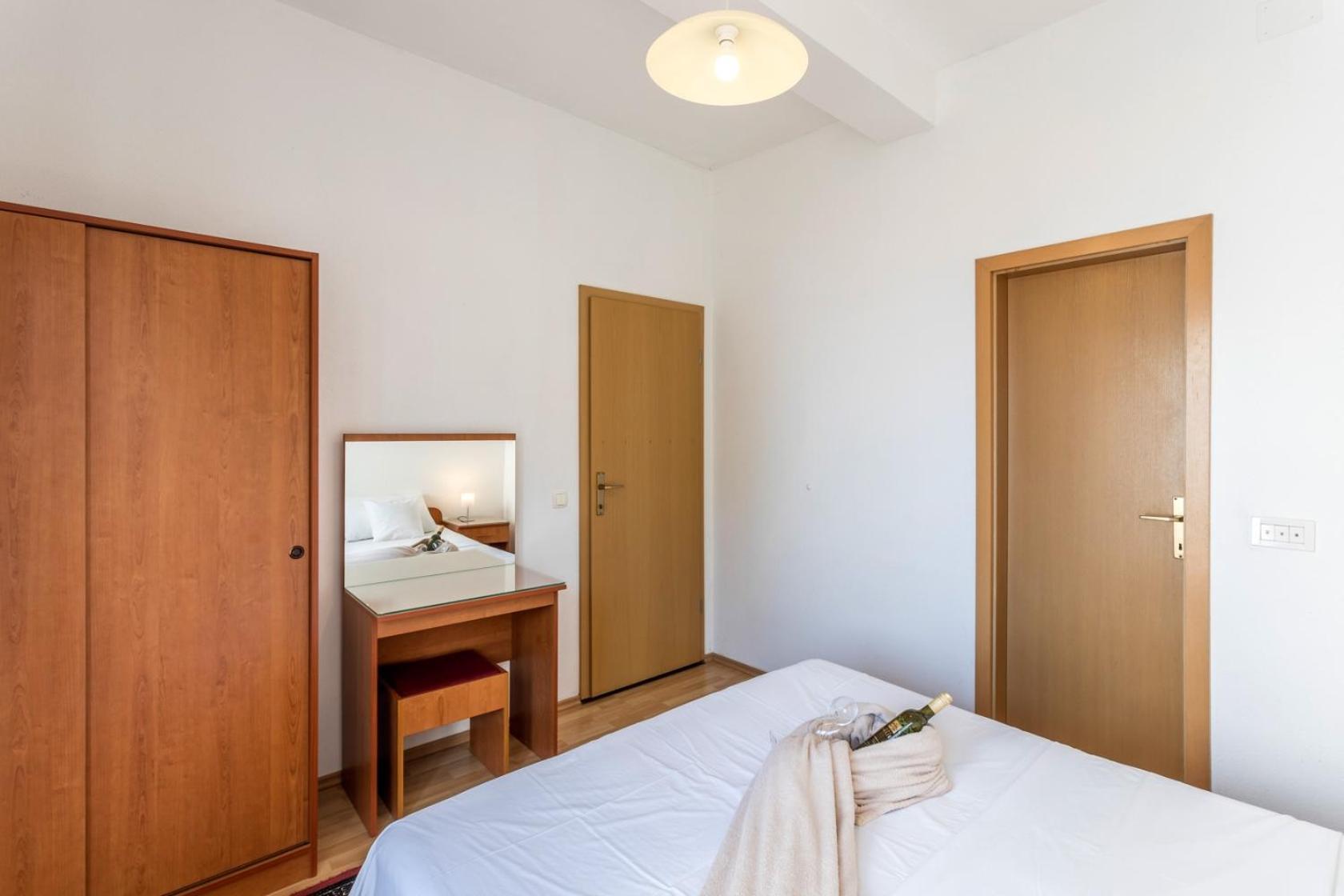 Apartments With A Parking Space Baska Voda, Makarska - 301 Bilik gambar
