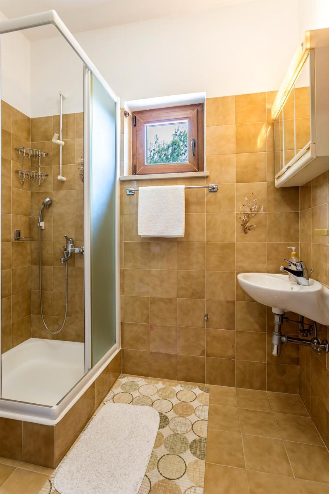 Apartments With A Parking Space Baska Voda, Makarska - 301 Bilik gambar